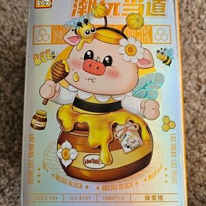 Micro Block Honey Pig Building Set